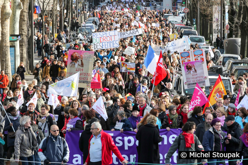 1/32. Paris. Des milliers de manifestants pour le droit à l’IVG en Espagne. © Michel Stoupak. Sam 01.02.2014, 15h21.