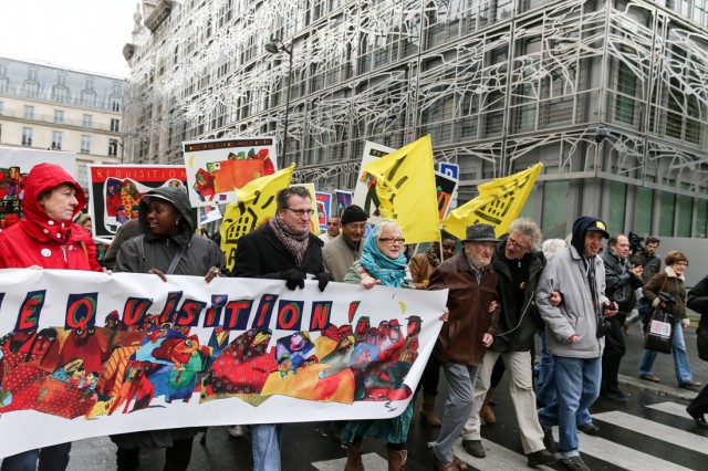 5/8. Marche pour la réquisition de 100.000 logements vacants. © Michel Stoupak. Sam 27.10.2012, 15h53m31.