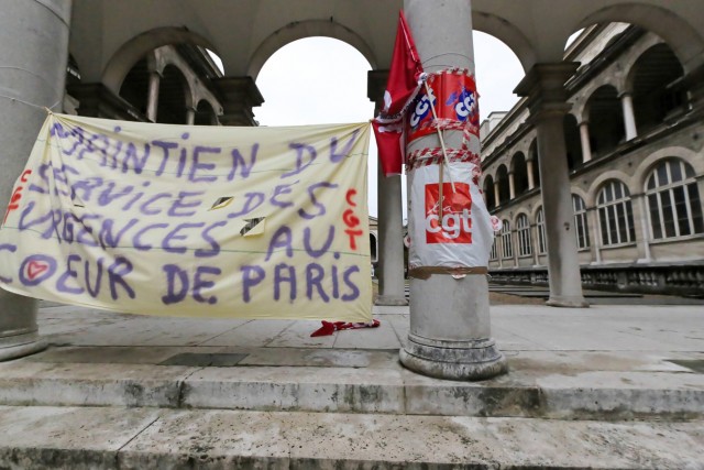 5/9. Paris : imbroglio autour de la fermeture des urgences de l’Hôtel-Dieu. © Michel Stoupak. Ven 01.11.2013, 16h38m39.