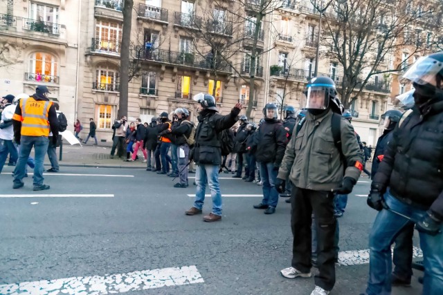 02.02.2014. 1.500 policiers mobilisés pour encadrer la Manif pour tous