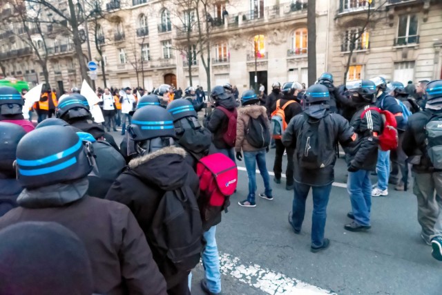 02.02.2014. 1.500 policiers mobilisés pour encadrer la Manif pour tous