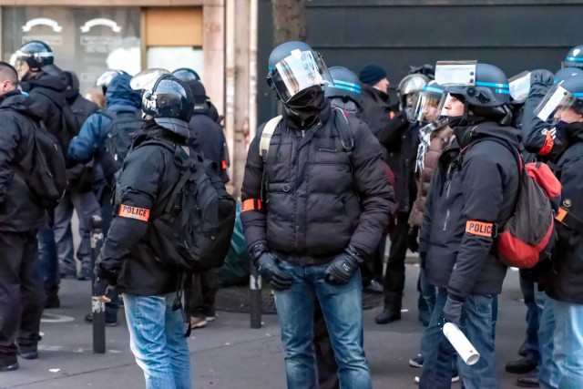 02.02.2014. 1.500 policiers mobilisés pour encadrer la Manif pour tous
