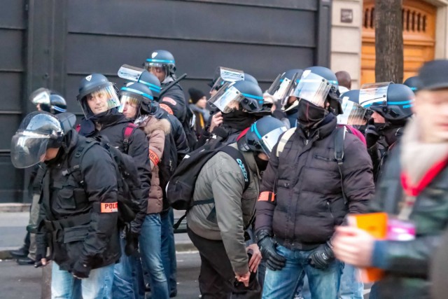 02.02.2014. 1.500 policiers mobilisés pour encadrer la Manif pour tous