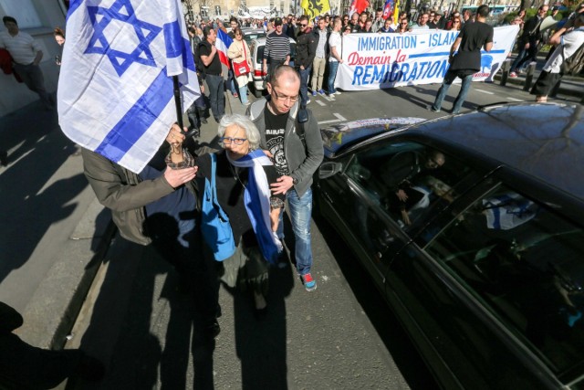 09.03.2014. Paris : manifestation contre l’immigration et l’islamisation