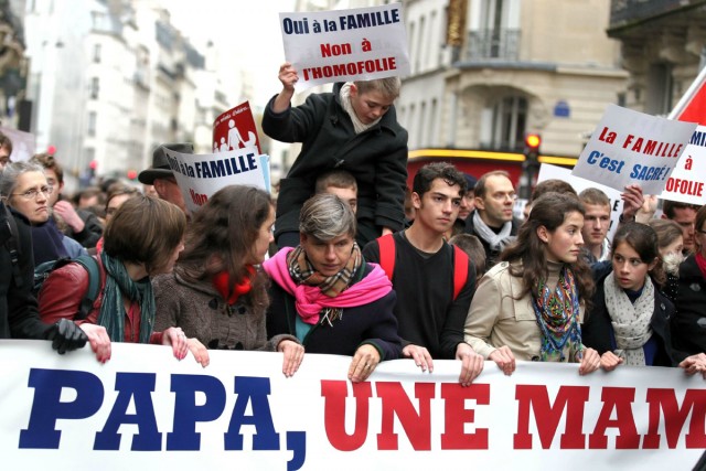 12/27. L’Institut Civitas mobilise contre le mariage homosexuel. © Photo Michel Stoupak. Dim 18.11.2012.