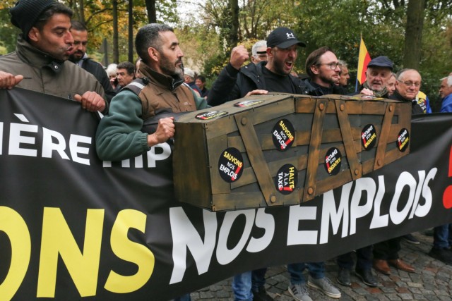 07.11.2024. Contre un projet de taxation des paris hippiques, la filière manifeste à Paris