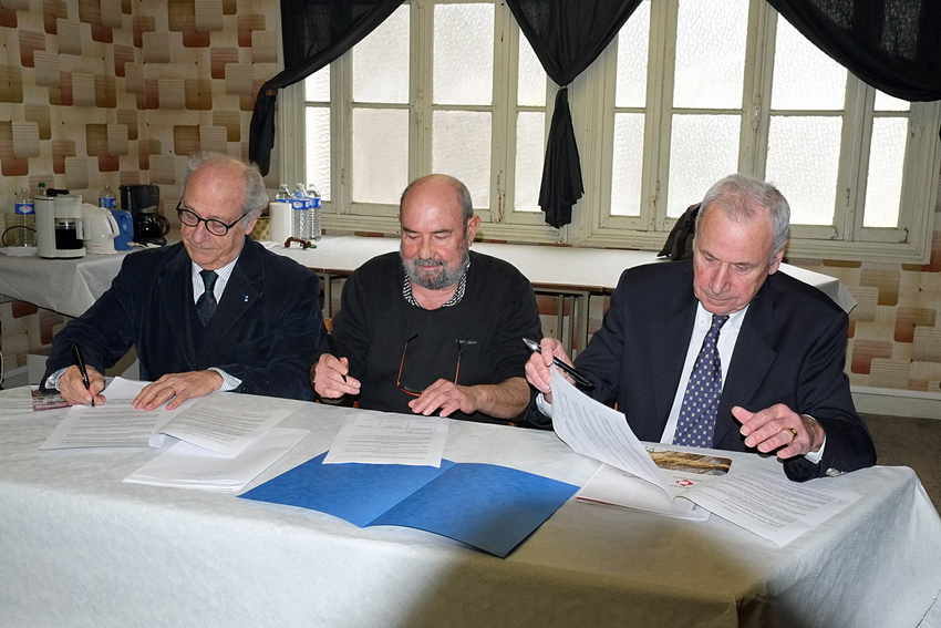 1/18. Maison du Peuple. Signature d'une convention. Mer 19.02.2014, 15:15. 1/18. Maison du Peuple. Signature d'une convention. Mer 19.02.2014, 15:15.