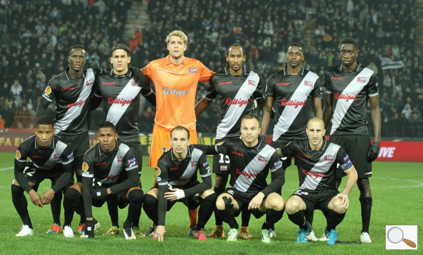 L’équipe d’En Avant au coup d’envoi de PAOK Salonique-EAG