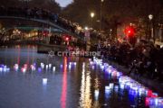 8/12. Les Parisiens rendent hommage