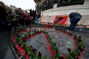 3/12. Les Parisiens rendent hommage