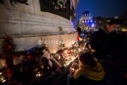 11/12. Les Parisiens rendent hommage