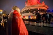 12/12. Les Parisiens rendent hommage