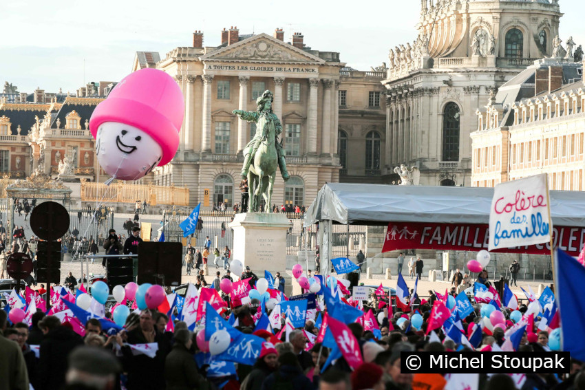 1/41. La Manif pour tous dénonce la « familiphobie » du gouvernement. © Michel Stoupak. Dim 15.12.2013, 15h15m29. 1/41. La Manif pour tous dénonce la « familiphobie » du gouvernement. © Michel Stoupak. Dim 15.12.2013, 15h15m29.