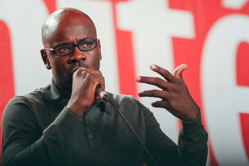 1/6. Lilian Thuram à la Fête de l’Huma. © Photo Michel Stoupak. Ven 13.09.2013, 18h15m21. 1/6. Lilian Thuram à la Fête de l’Huma. © Photo Michel Stoupak. Ven 13.09.2013, 18h15m21.