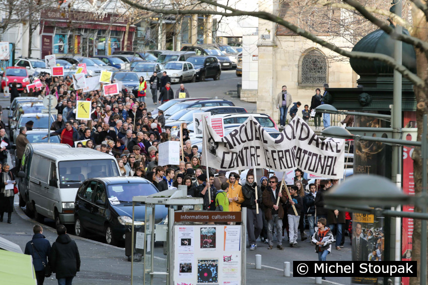 1/12. Arcueil : marche contre le Front national. © Michel Stoupak. Sam 18.01.2014, 14h54m17. 1/12. Arcueil : marche contre le Front national. © Michel Stoupak. Sam 18.01.2014, 14h54m17.