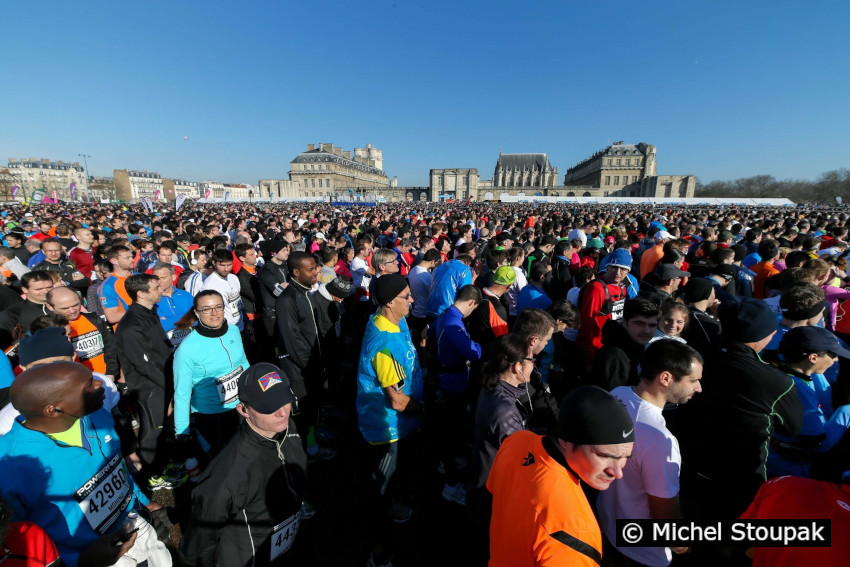 1/14. 10h14m34. Dim 02.03.2014. 33 200 coureurs au départ de la 22e édition. © Michel Stoupak.
