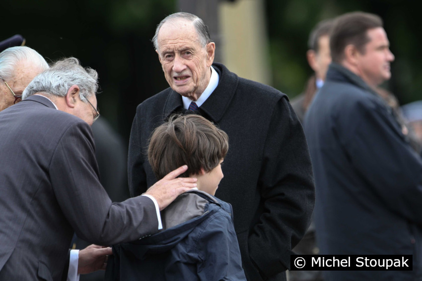 1/4. Philippe de Gaulle, à l'inauguration de la statue de son père. © Michel Stoupak. Mar 08.05.2012, 09h32m22. 1/4. Philippe de Gaulle, à l'inauguration de la statue de son père. © Michel Stoupak. Mar 08.05.2012, 09h32m22.